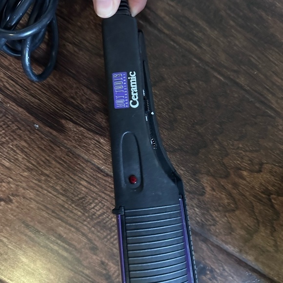 Hot Tools Hair Styling Tool for Effortless Straightening - Picture 5 of 5